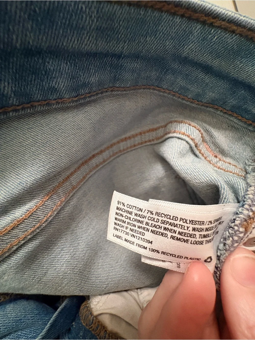 Universal Thread Mid Rise Skinny Jeans 16/33R Distressed Light Wash Raw Hem